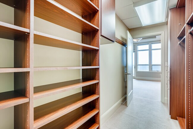 Foto del edificio - 5455 Landmark Pl