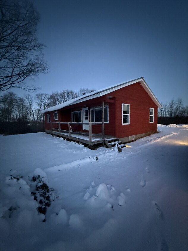 Foto principal - 428 McGrath Pond Rd