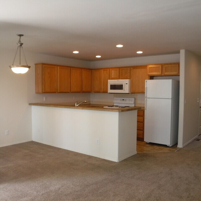 Foto del edificio - 3 Bed/2.5 Bath Duplex in NE Bend - Nova Loop