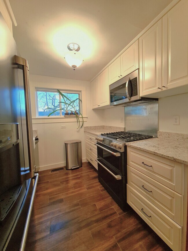 Kitchen - 414 NE 127th Ave