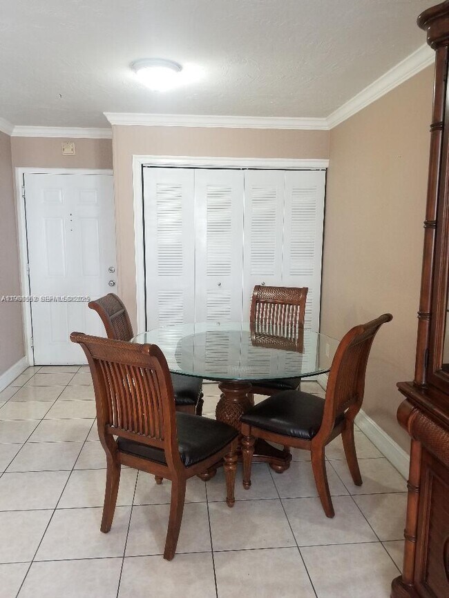 Foto del edificio - 9440 Fontainebleau Blvd