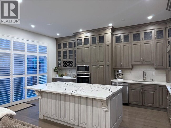 Building Photo - 470 Violet Gate