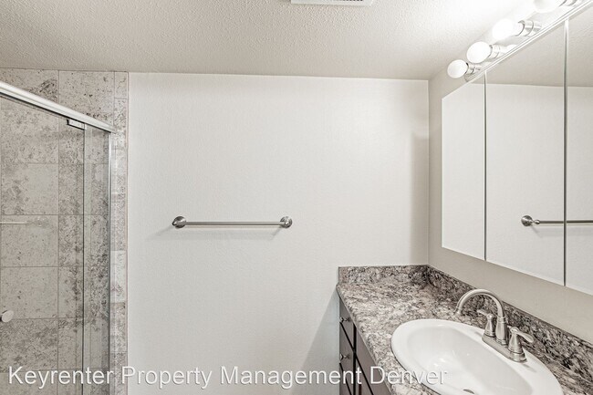 Building Photo - 2 br, 2 bath House - 3327 S Monaco Pkwy Un...