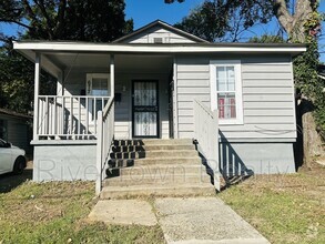 Building Photo - 677 Buntyn St