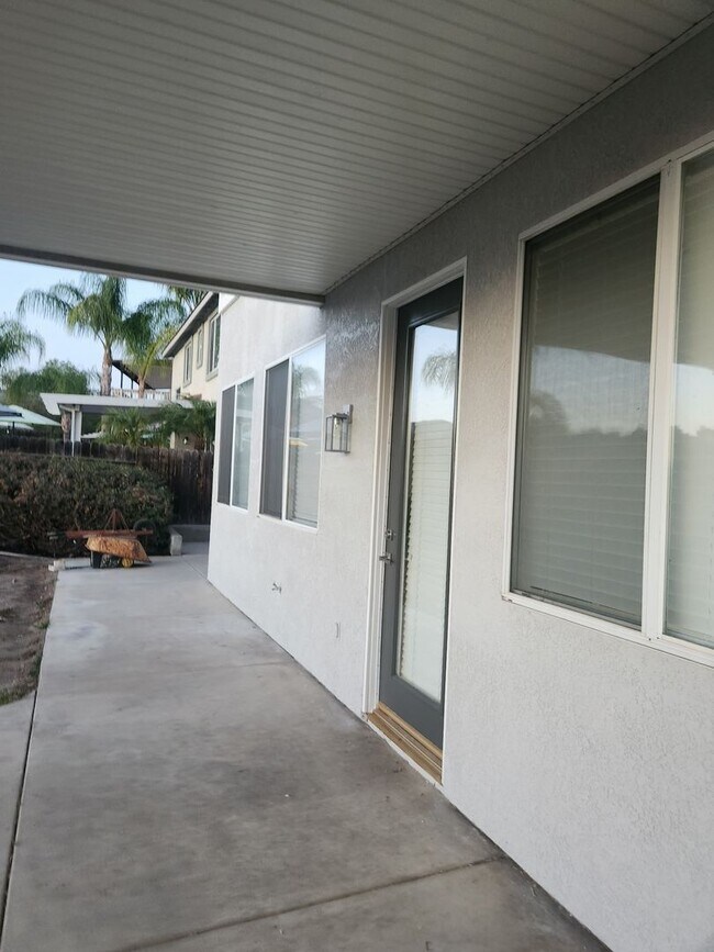 Building Photo - 40029 Lafayette Dr