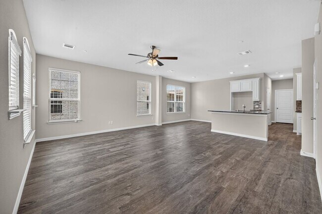 Building Photo - 3316 Solana Cir