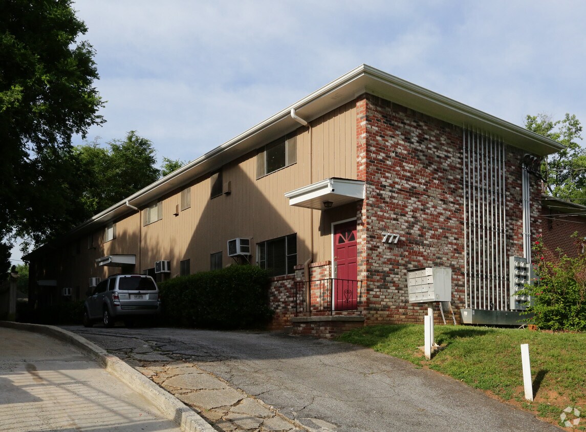 Foto principal - 777 Greenwood Ave