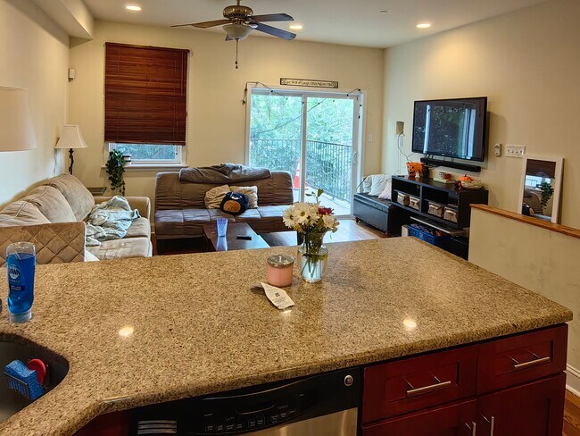 Building Photo - 1708 Fontain St