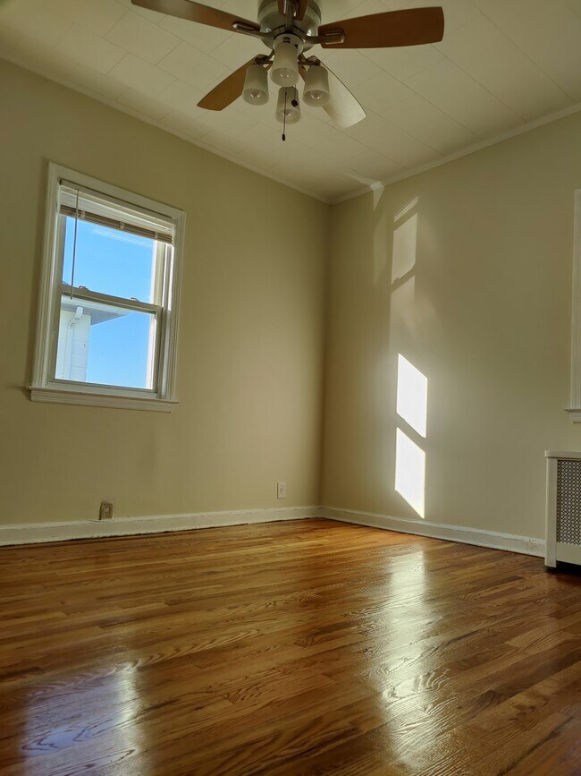 Bedroom - 26 Holland Ave