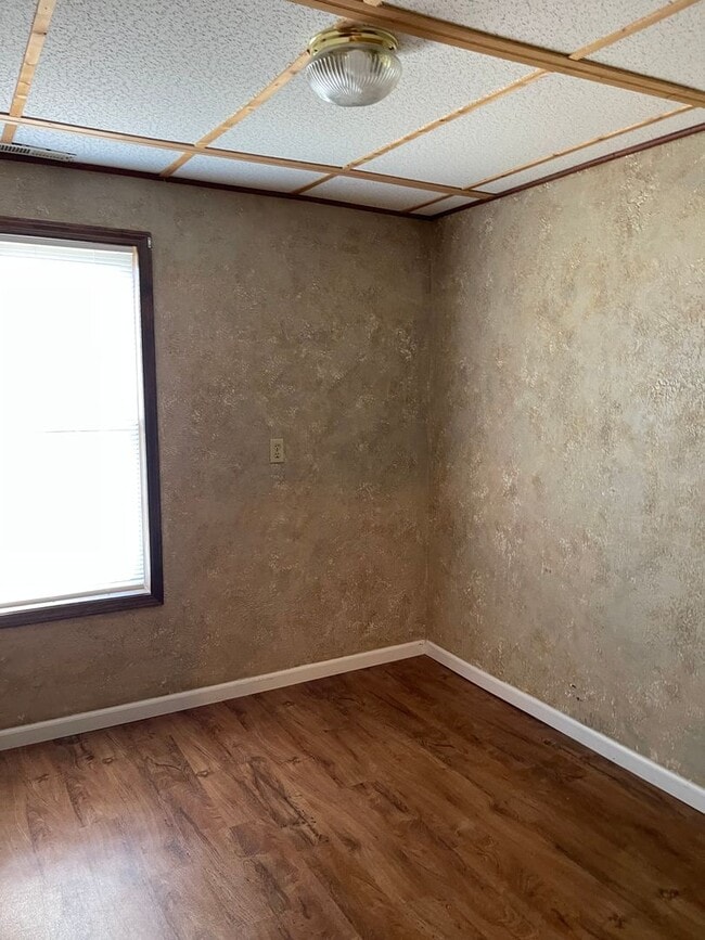 Building Photo - 2 BEDROOM 1 BATHROOM HOUSE FOR RENT