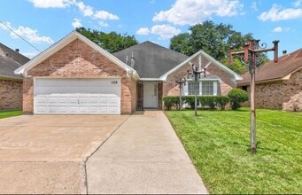 Building Photo - 1119 Meadowvale Dr