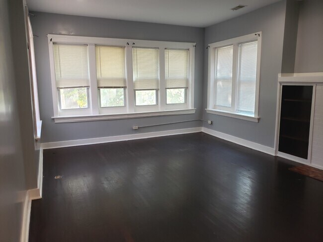 Building Photo - 7938 S Langley Ave