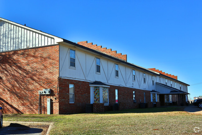 Building Photo - English Village