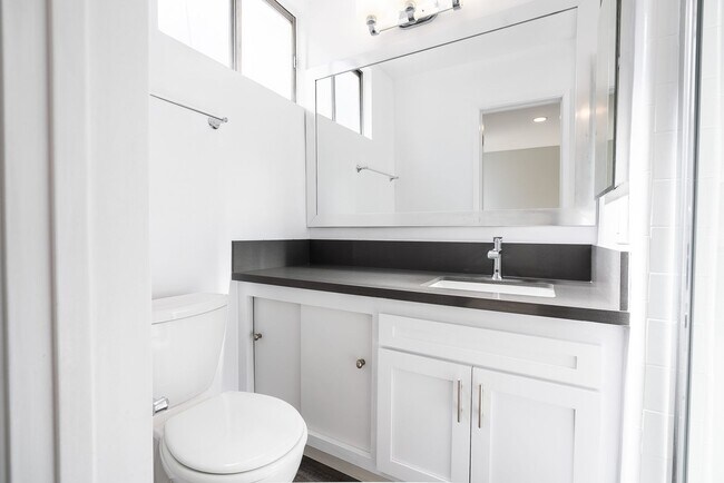 Interior Photo - 115 North Wetherly Drive