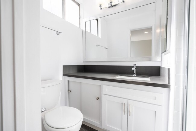 Interior Photo - 115 North Wetherly Drive