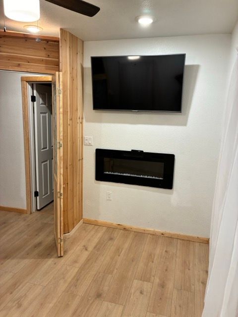 Building Photo - 1320 Woolner Ave