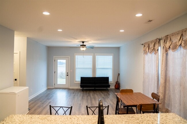 Building Photo - 952 Anise Ln