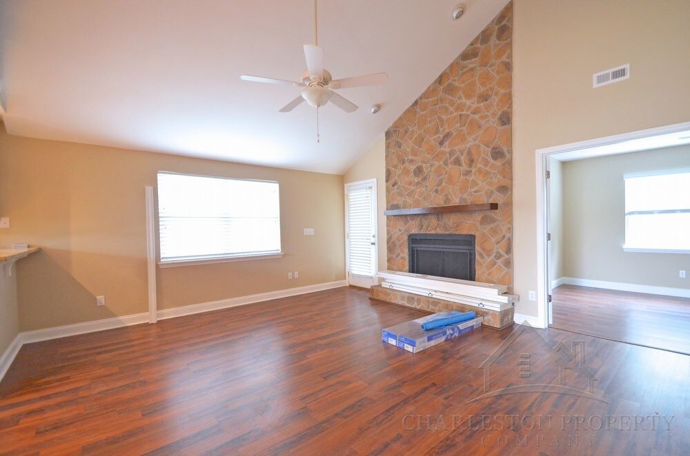 Foto del edificio - 8115 Pleasant Ridge Dr