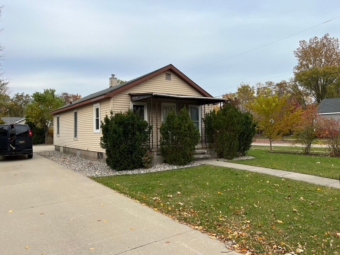 115 E Patrick Rd, Midland, MI 48640 House Rental in Midland, MI
