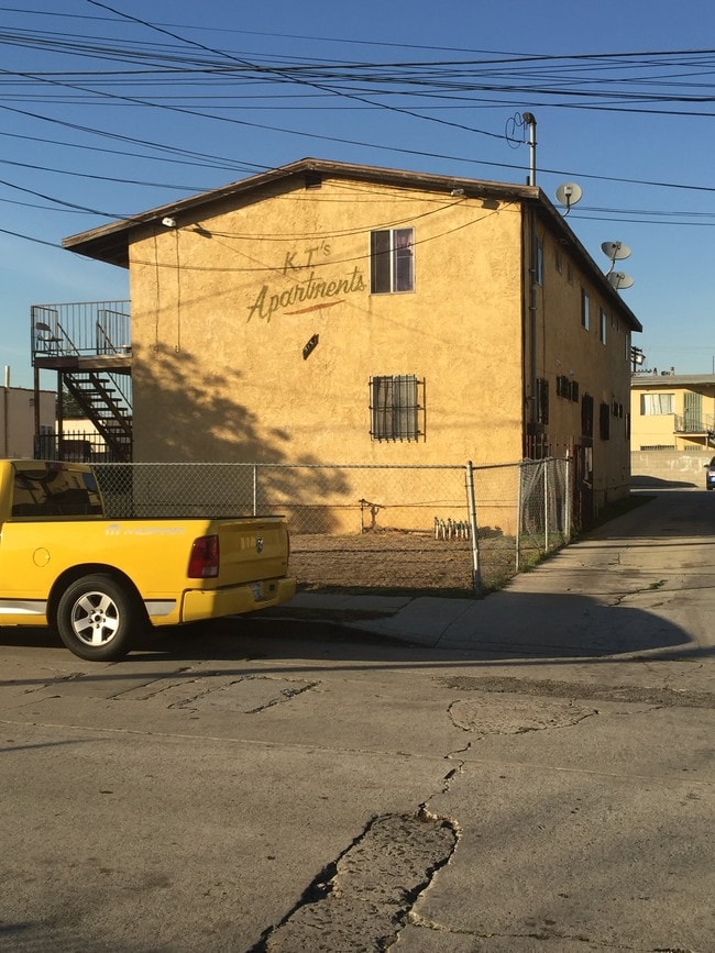 4 UNITS BUILDING - K.T.'s Apartments