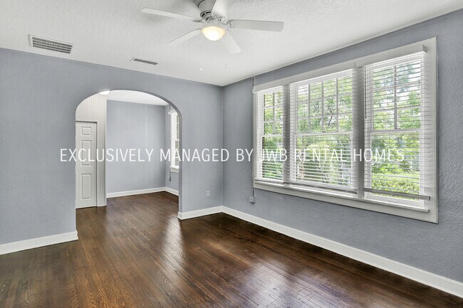 Building Photo - 1020 Stockton St