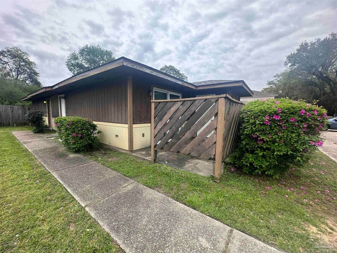 Primary Photo - 8160 Stonebrook Dr