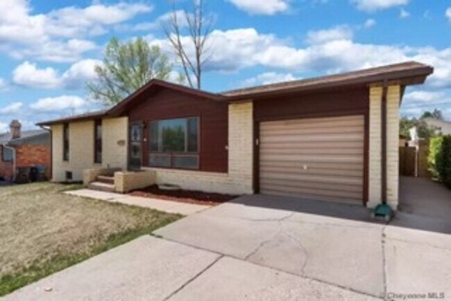 Foto del edificio - MUST SEE 4 BEDROOM 2 BATHROOM HOUSE NORTH ...