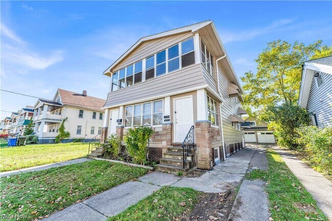 Foto del edificio - 16224 Huntmere Ave
