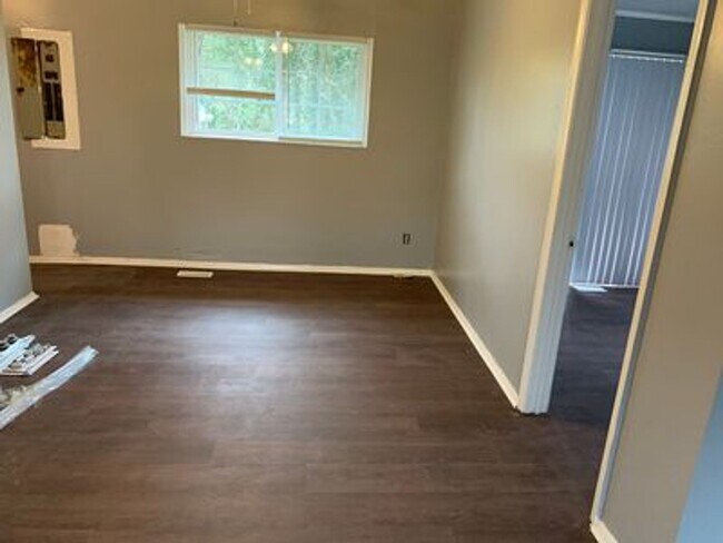 Foto del edificio - 3bed 2 bath with den