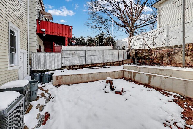 Building Photo - 117 Belmont Ave