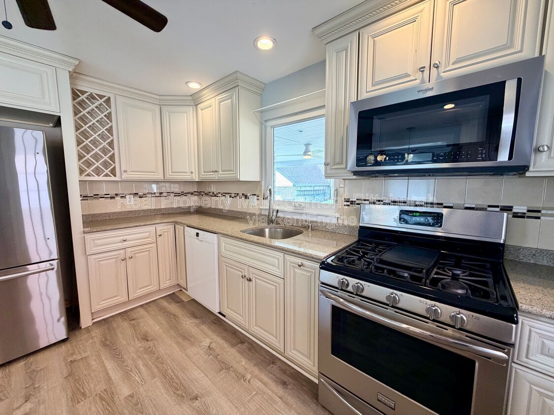 Photo - 521 Farnsworth Street