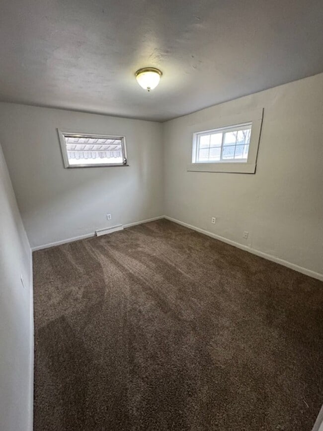 Building Photo - 728 Baxter St