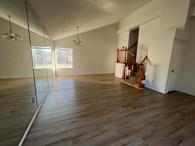 Foto del edificio - Two-Story 3-Bedroom Yucaipa Home!