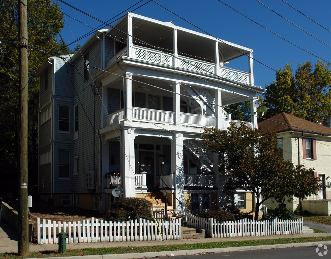 Building Photo - 111 Highland Ave SW