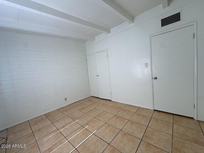 Foto del edificio - 1800 E Fry Blvd