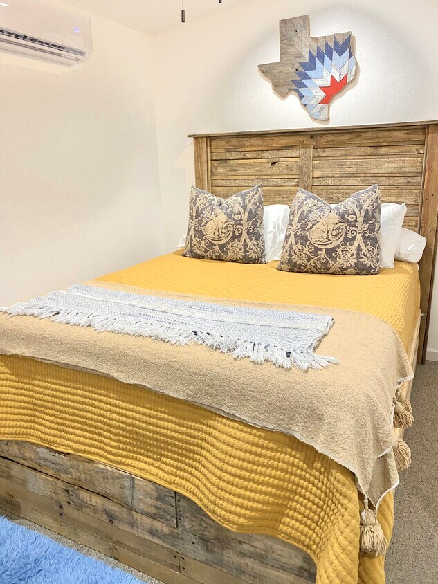 Foto principal - 6322 Brooklawn Dr