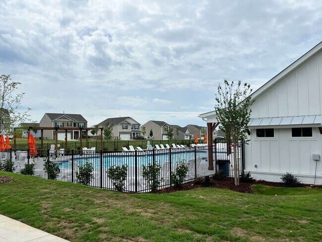 Building Photo - 52 Pink Dogwood Wy