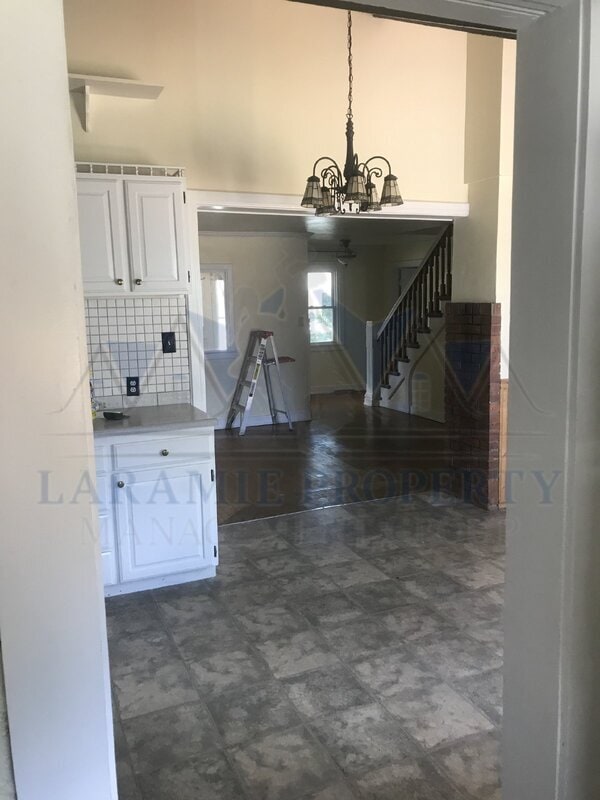 Building Photo - 911 E Steele St