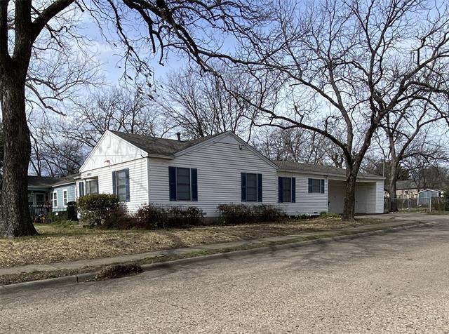 Building Photo - 3803 Poinsettia Dr