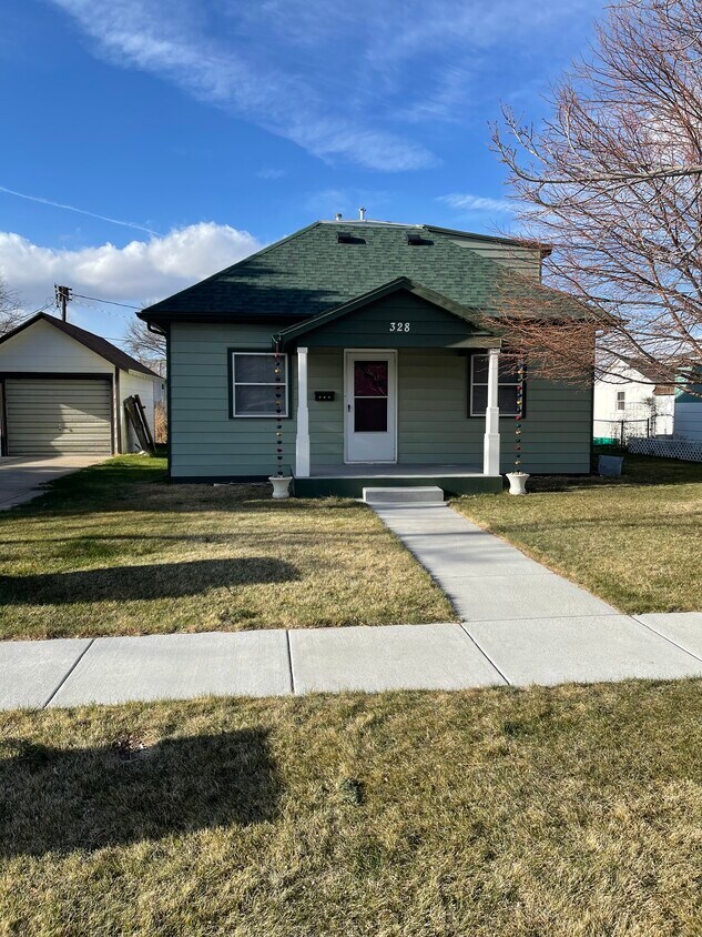 328 Clark St, Sterling, CO 80751 House Rental in Sterling, CO