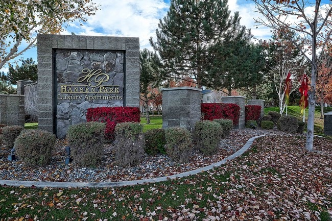 Building Photo - La Serena at Hansen Park