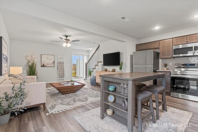 Foto del edificio - Hidden Jewel In Spring Hill, Brand New Com...