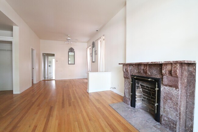 Building Photo - 719 S Loomis St