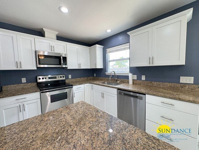 Building Photo - Charming 3-Bedroom Home in Navarre!