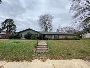 Building Photo - 3 Ponderosa Dr