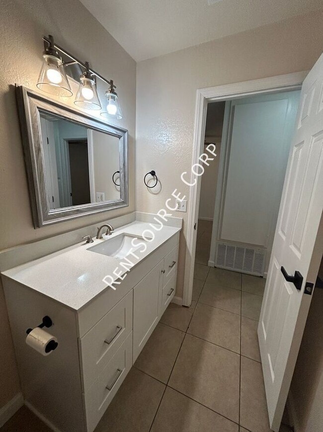 Foto del edificio - 2 Bedroom 1 Bathroom unit in Lancaster jus...