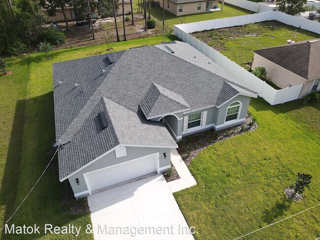 Foto del edificio - 3 br, 2 bath House - 35 Richardson Dr