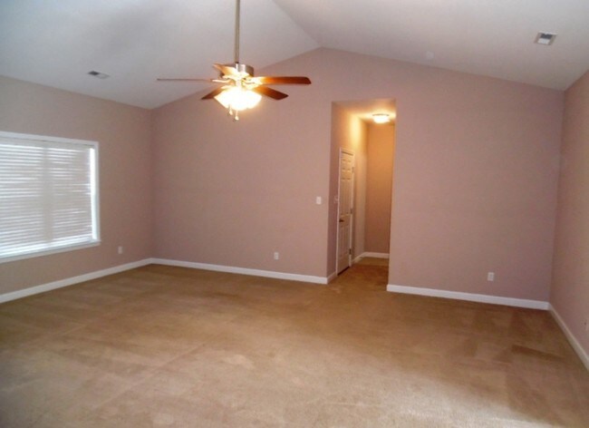 Building Photo - 312 Inverness Dr
