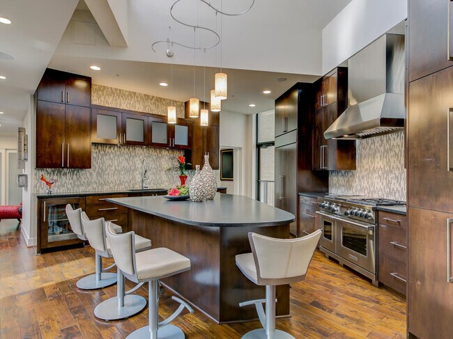 Foto del edificio - 411 West 7th-212491