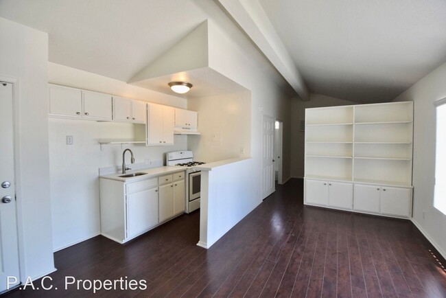 Building Photo - 1 br, 1 bath Apartment - 5754 Colfax Avenu...